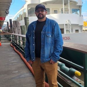 Meet your Posher, Lorenzo landeros